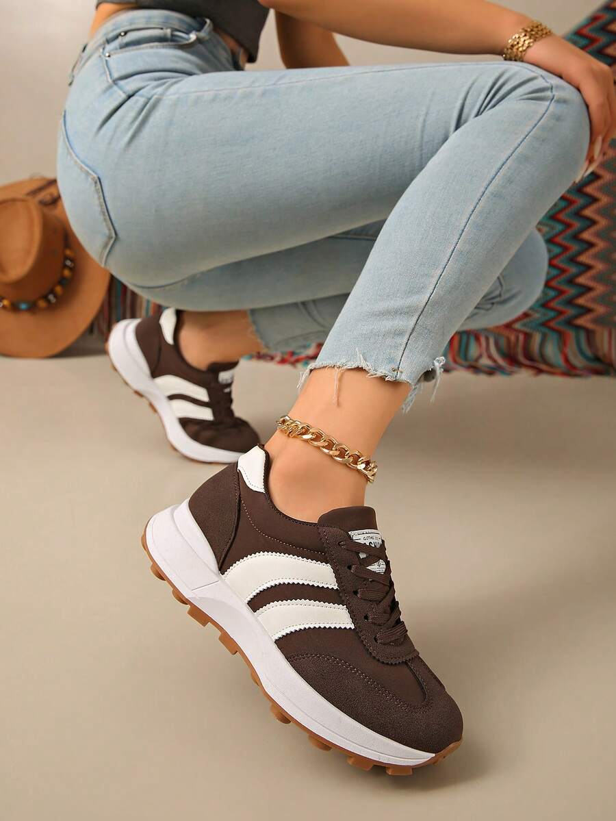 Retro gestreepte sneakers voor dames met dikke zool
