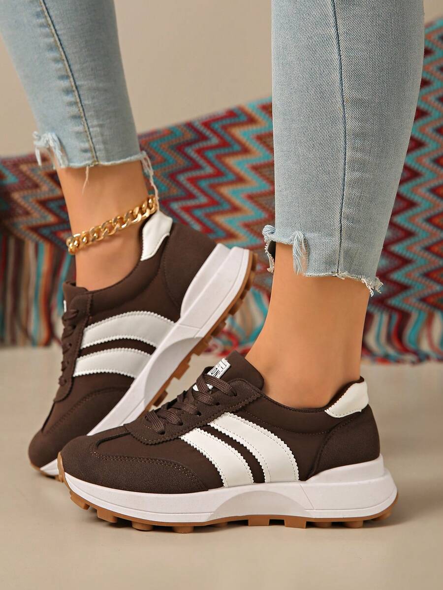 Retro gestreepte sneakers voor dames met dikke zool