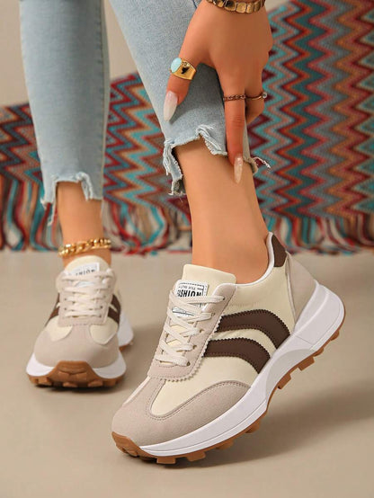 Retro gestreepte sneakers voor dames met dikke zool
