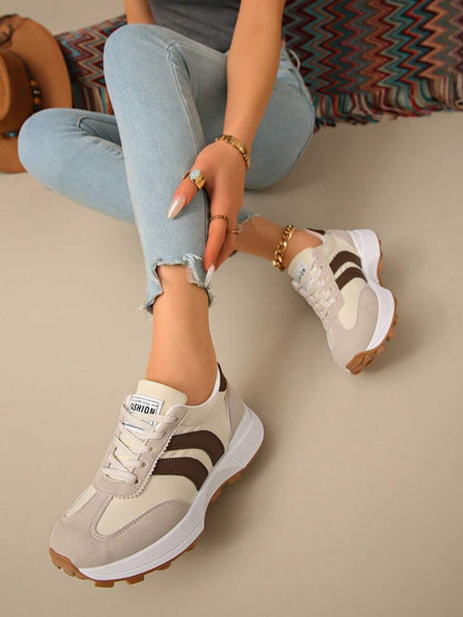 Retro gestreepte sneakers voor dames met dikke zool