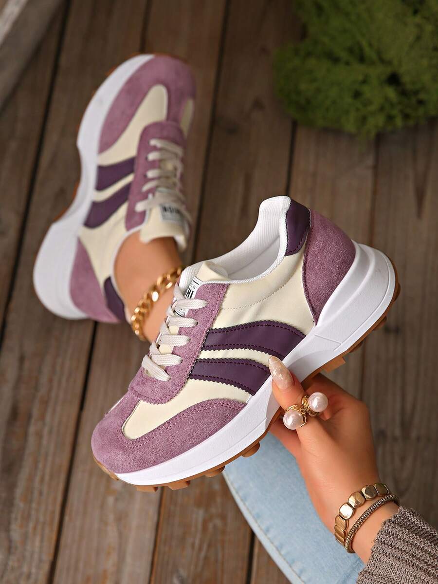 Retro gestreepte sneakers voor dames met dikke zool